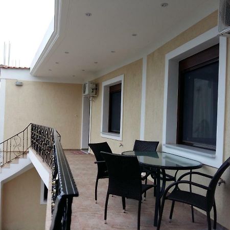 Gougousis Apartments Kaloyiros 外观 照片